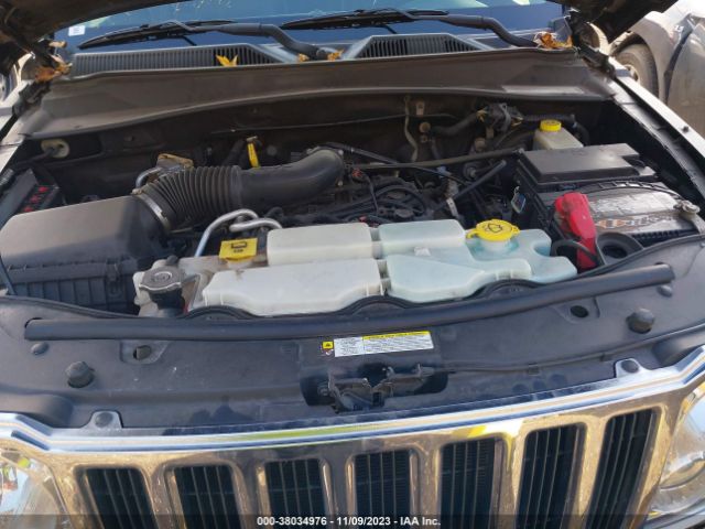 Photo 9 VIN: 1J4PN5GK1AW113176 - JEEP LIBERTY 