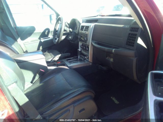 Photo 4 VIN: 1J4PN5GK1AW120211 - JEEP LIBERTY 