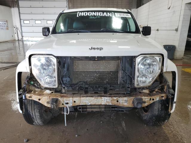 Photo 4 VIN: 1J4PN5GK1AW120273 - JEEP LIBERTY 