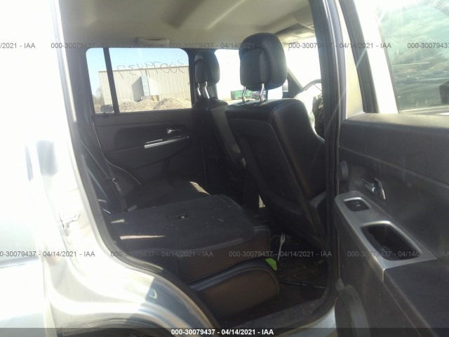 Photo 7 VIN: 1J4PN5GK3AW122705 - JEEP LIBERTY 