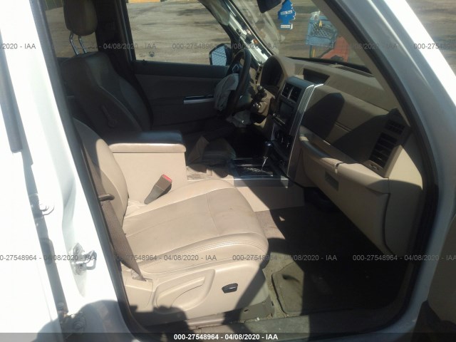 Photo 4 VIN: 1J4PN5GK3AW162332 - JEEP LIBERTY 