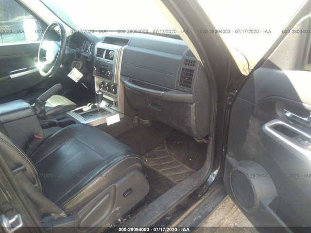 Photo 4 VIN: 1J4PN5GK4AW151291 - JEEP LIBERTY 