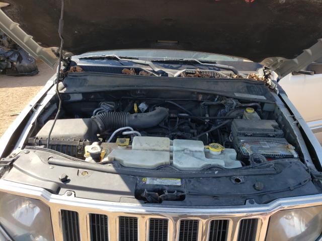 Photo 6 VIN: 1J4PN5GK6BW587917 - JEEP LIBERTY LI 