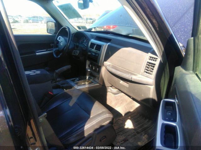 Photo 4 VIN: 1J4PN5GK9AW127438 - JEEP LIBERTY 