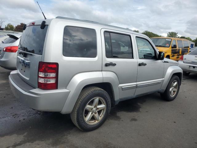 Photo 2 VIN: 1J4PN5GKXBW560560 - JEEP LIBERTY LI 