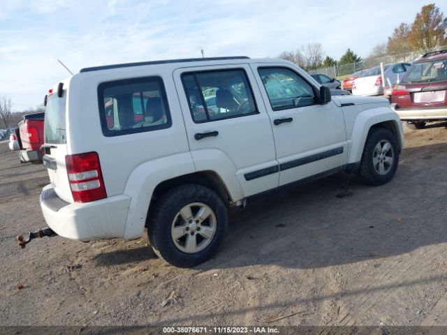 Photo 3 VIN: 1J4PP2GK0AW102162 - JEEP LIBERTY 