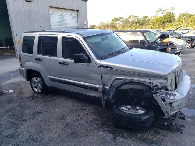 Photo 3 VIN: 1J4PP2GK1AW110500 - JEEP LIBERTY 