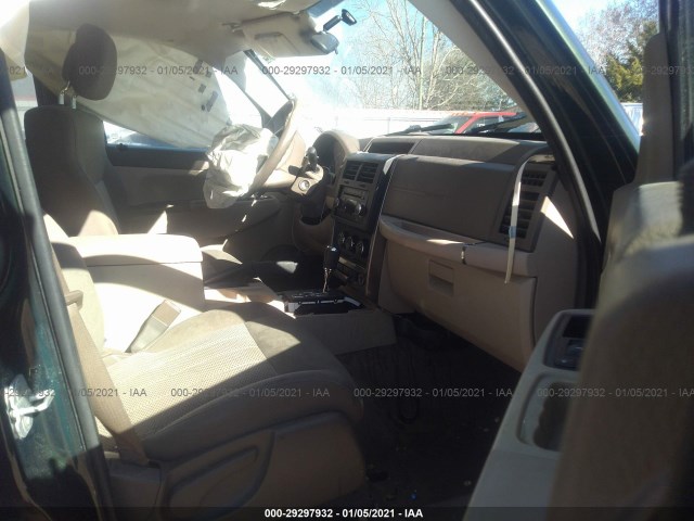 Photo 4 VIN: 1J4PP2GK3AW156247 - JEEP LIBERTY 