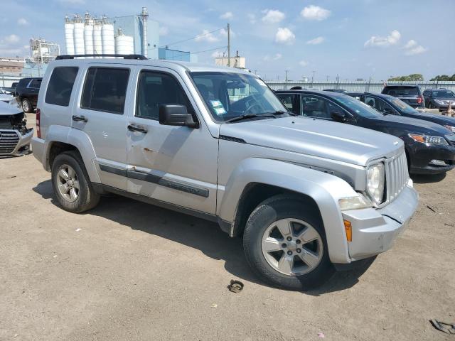 Photo 3 VIN: 1J4PP2GK4AW120938 - JEEP LIBERTY 