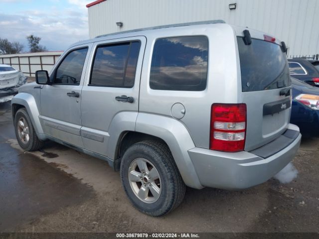 Photo 2 VIN: 1J4PP2GK4BW596009 - JEEP LIBERTY 