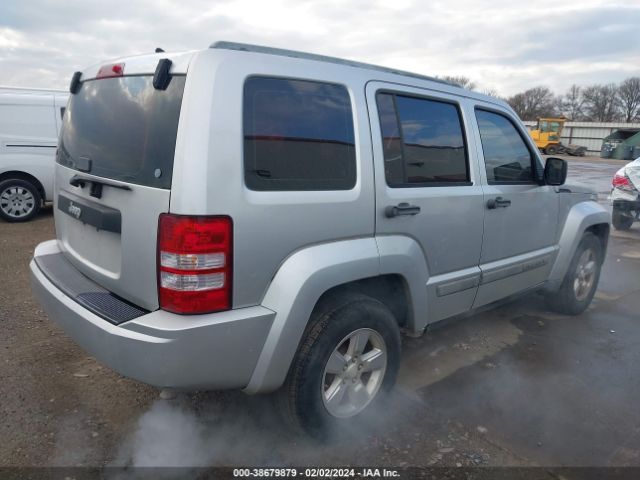 Photo 3 VIN: 1J4PP2GK4BW596009 - JEEP LIBERTY 