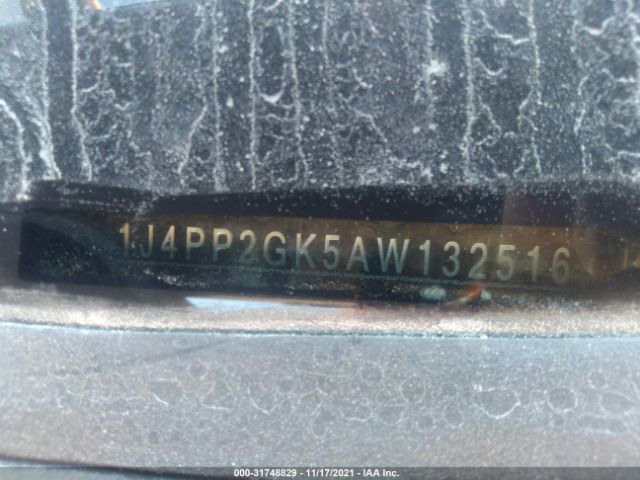 Photo 8 VIN: 1J4PP2GK5AW132516 - JEEP LIBERTY 