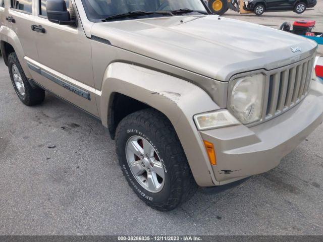 Photo 5 VIN: 1J4PP2GK6AW117622 - JEEP LIBERTY 