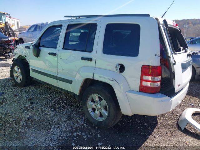 Photo 2 VIN: 1J4PP2GK7BW541599 - JEEP LIBERTY 