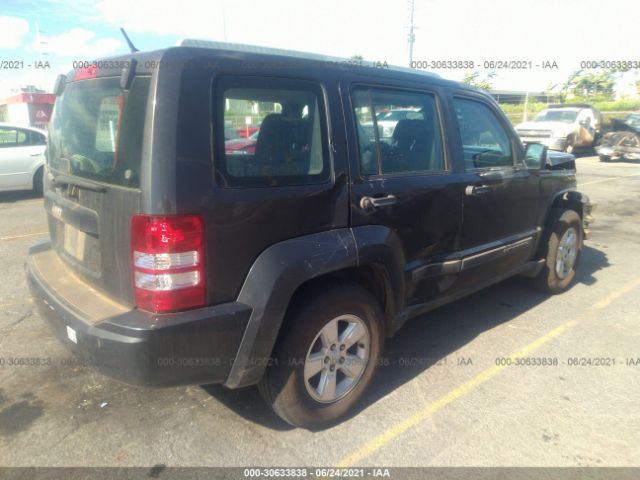 Photo 3 VIN: 1J4PP2GK8BW517053 - JEEP LIBERTY 