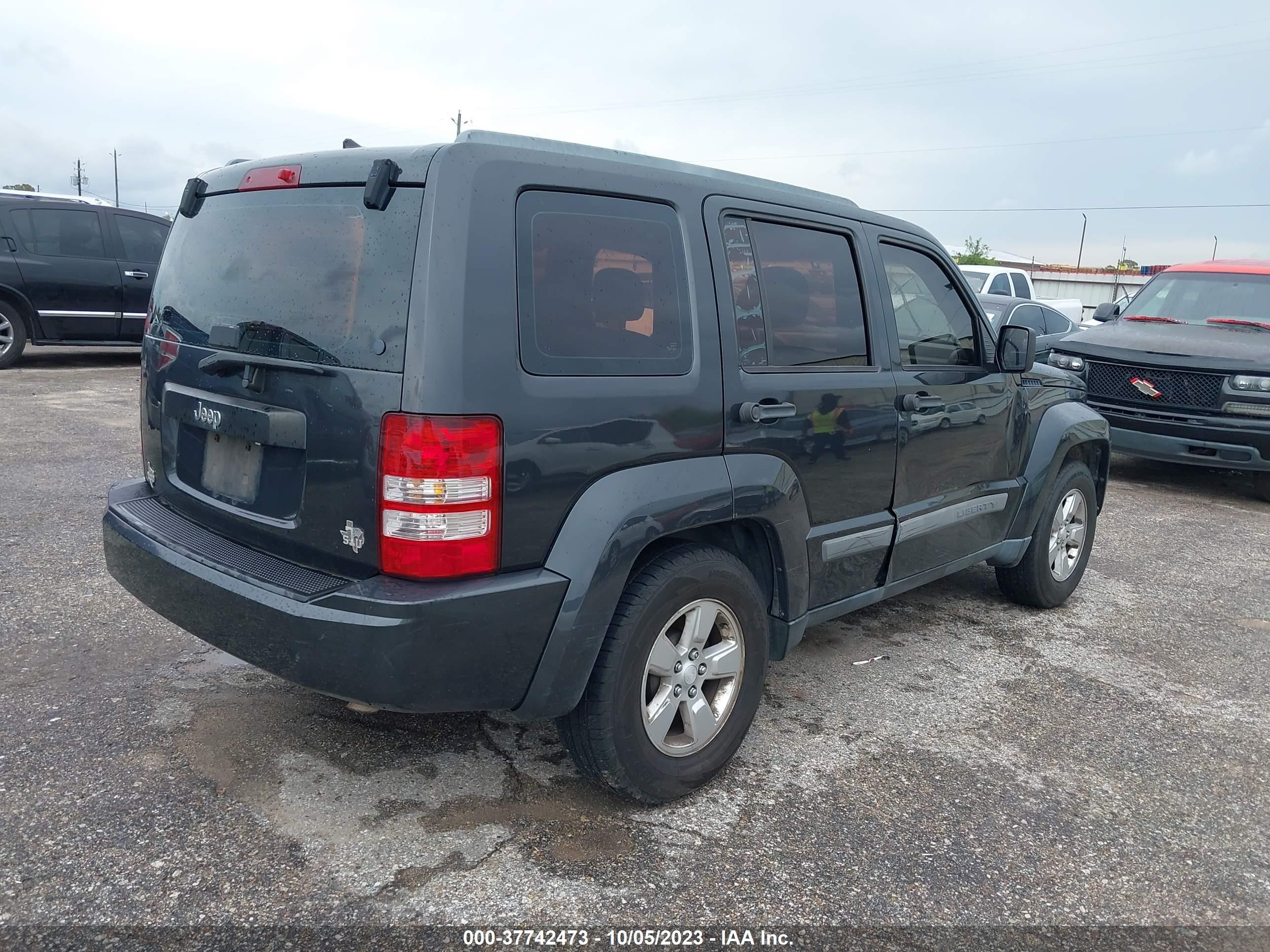 Photo 3 VIN: 1J4PP2GK8BW580511 - JEEP LIBERTY (NORTH AMERICA) 