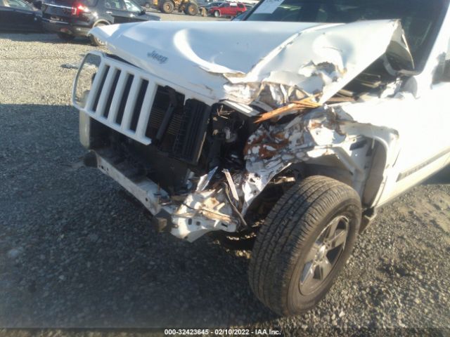 Photo 5 VIN: 1J4PP2GK8BW580539 - JEEP LIBERTY 