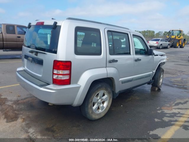 Photo 3 VIN: 1J4PP2GK9AW132499 - JEEP LIBERTY 