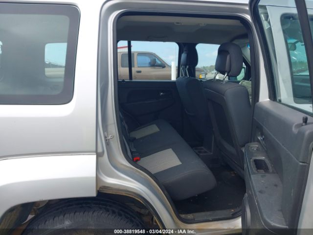 Photo 7 VIN: 1J4PP2GK9AW132499 - JEEP LIBERTY 