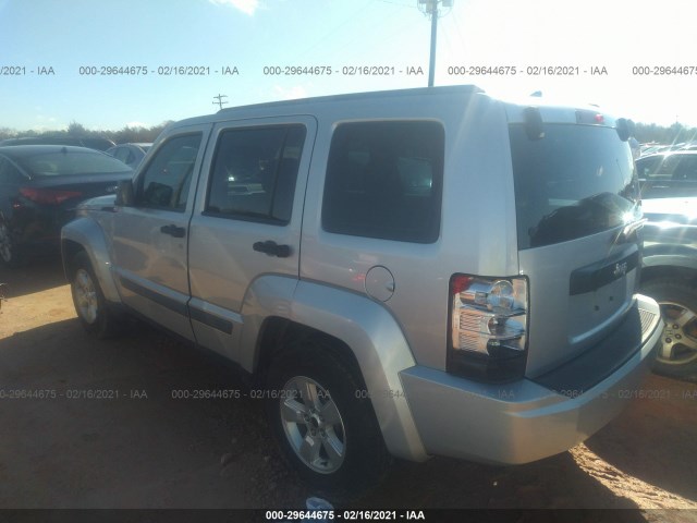 Photo 2 VIN: 1J4PP2GK9BW588701 - JEEP LIBERTY 