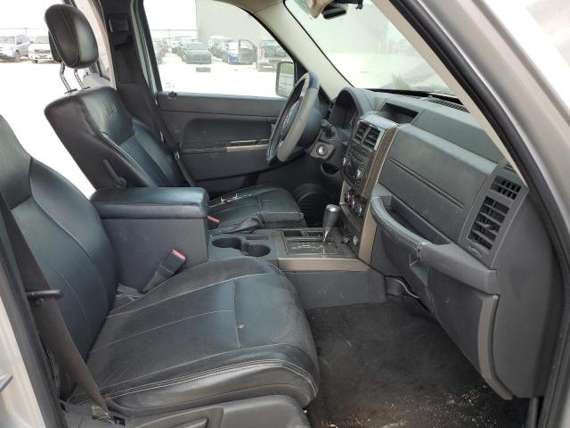 Photo 4 VIN: 1J4PP5GK0BW551179 - JEEP LIBERTY LI 