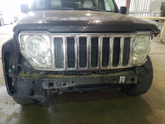 Photo 8 VIN: 1J4PP5GK5AW171639 - JEEP LIBERTY LI 