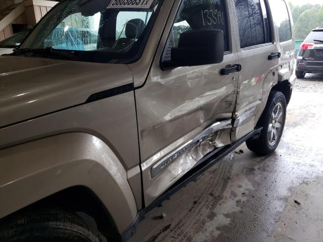 Photo 8 VIN: 1J4PP5GK9BW511778 - JEEP LIBERTY LI 