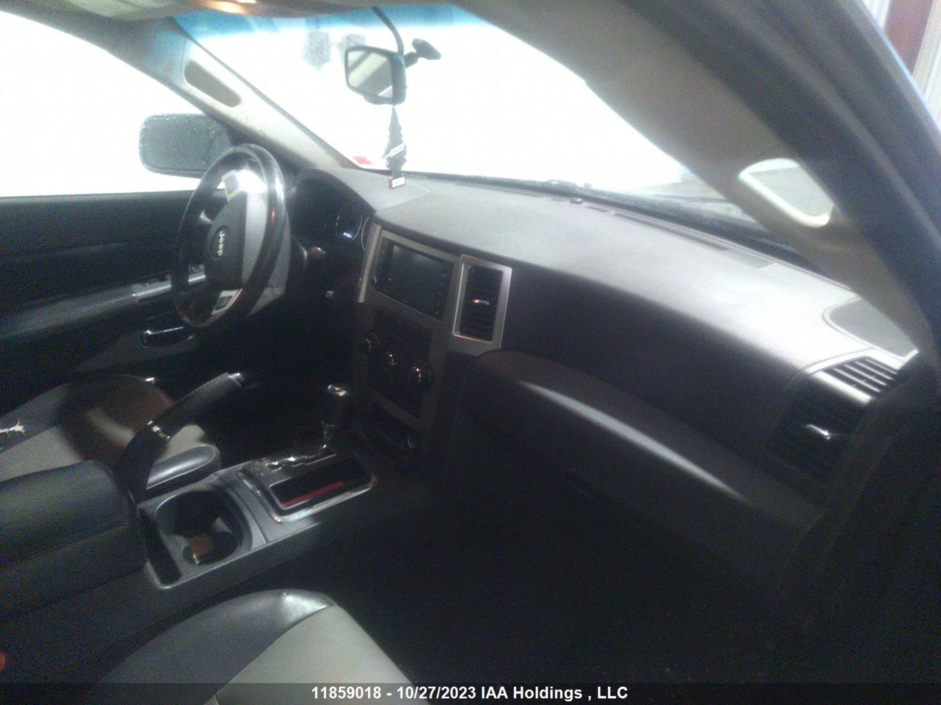 Photo 4 VIN: 1J4PR4GK6AC100763 - JEEP GRAND CHEROKEE 