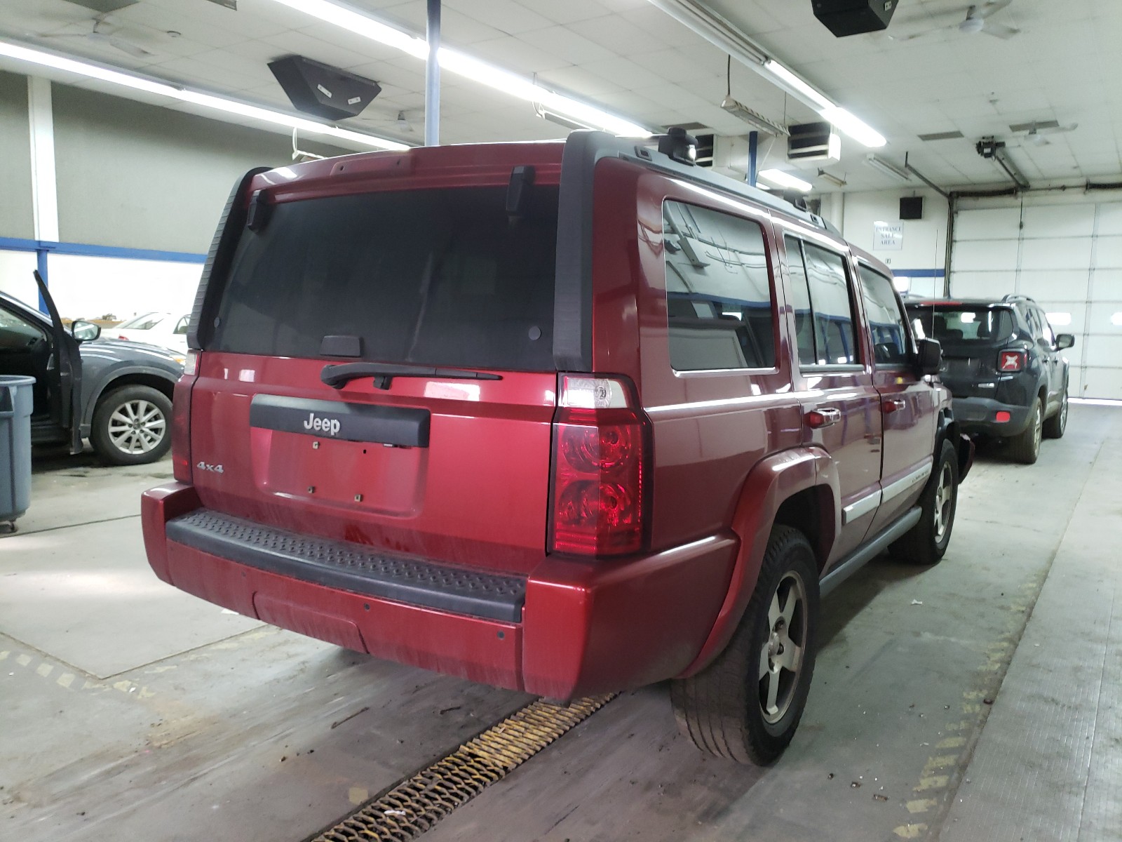 Photo 3 VIN: 1J4RG4GK0AC157149 - JEEP COMMANDER 