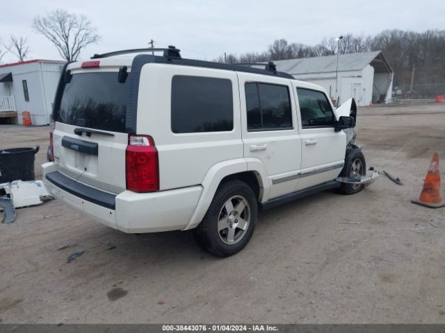 Photo 3 VIN: 1J4RG4GK4AC112943 - JEEP COMMANDER 