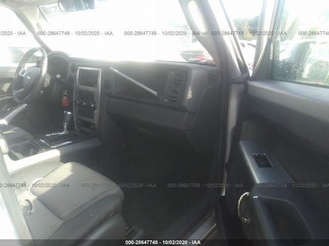 Photo 4 VIN: 1J4RG4GK7AC125346 - JEEP COMMANDER 