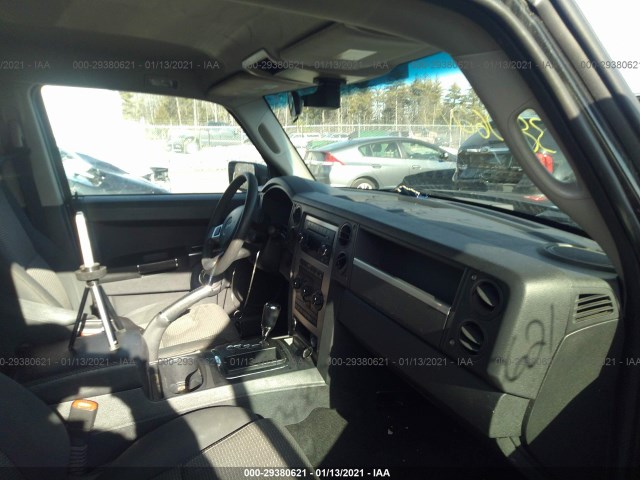 Photo 4 VIN: 1J4RG4GK7AC157228 - JEEP COMMANDER 