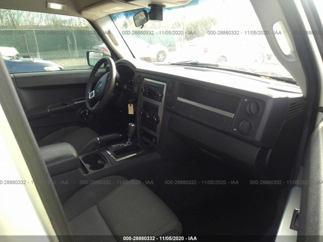 Photo 4 VIN: 1J4RG4GK8AC103887 - JEEP COMMANDER 