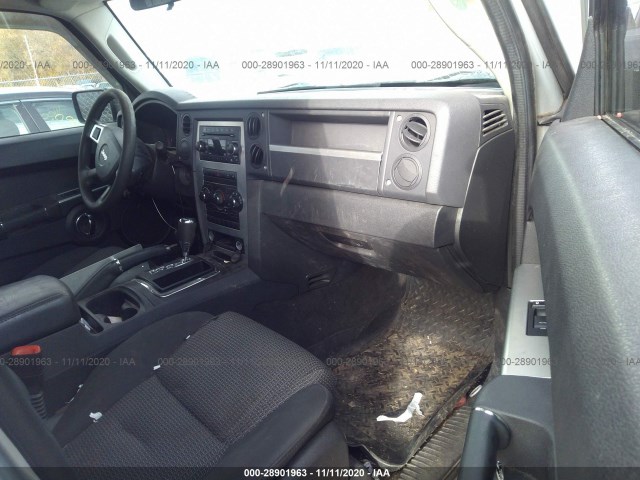 Photo 4 VIN: 1J4RG4GK9AC105230 - JEEP COMMANDER 