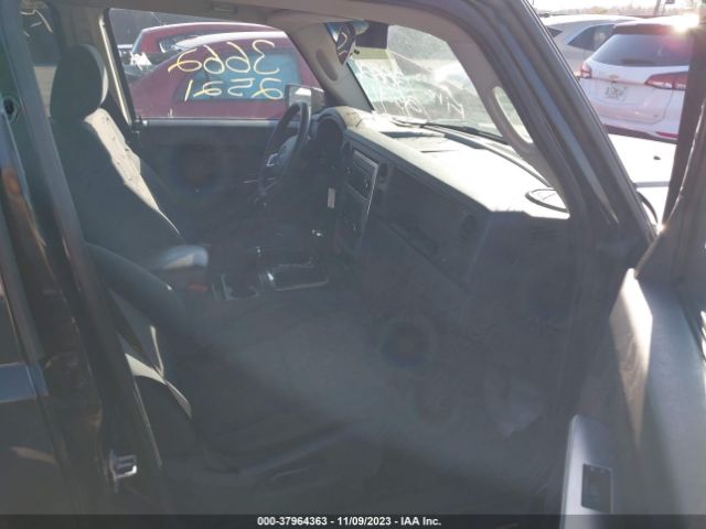 Photo 4 VIN: 1J4RG4GK9AC157330 - JEEP COMMANDER 