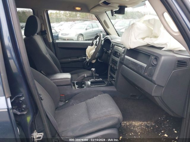 Photo 4 VIN: 1J4RG4GKXAC112736 - JEEP COMMANDER 