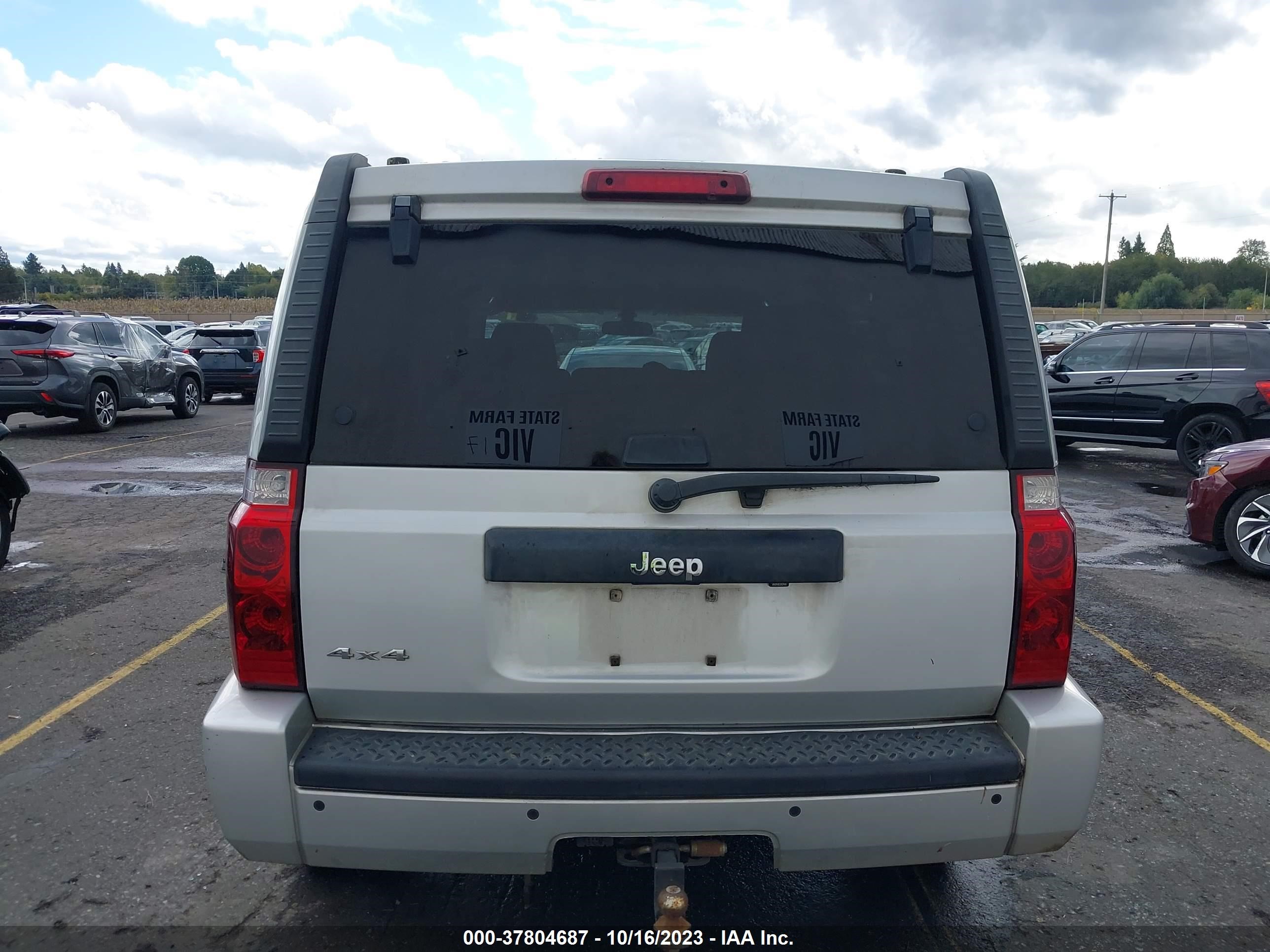 Photo 16 VIN: 1J4RG4GKXAC112848 - JEEP COMMANDER 