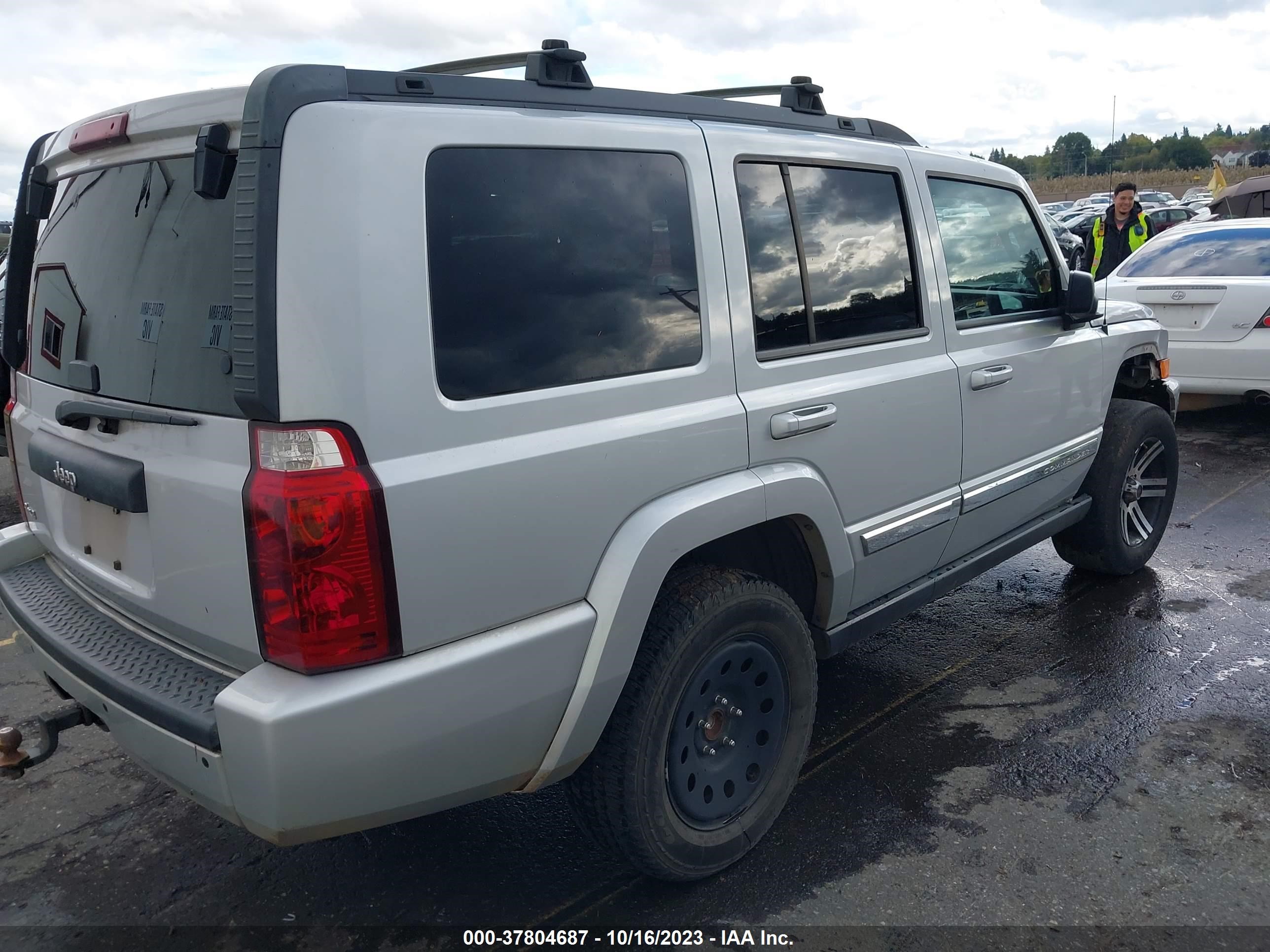 Photo 3 VIN: 1J4RG4GKXAC112848 - JEEP COMMANDER 