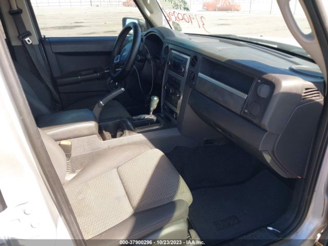 Photo 4 VIN: 1J4RH4GK0AC162932 - JEEP COMMANDER 