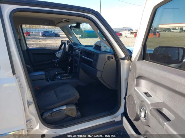 Photo 4 VIN: 1J4RH4GKXAC157799 - JEEP COMMANDER 