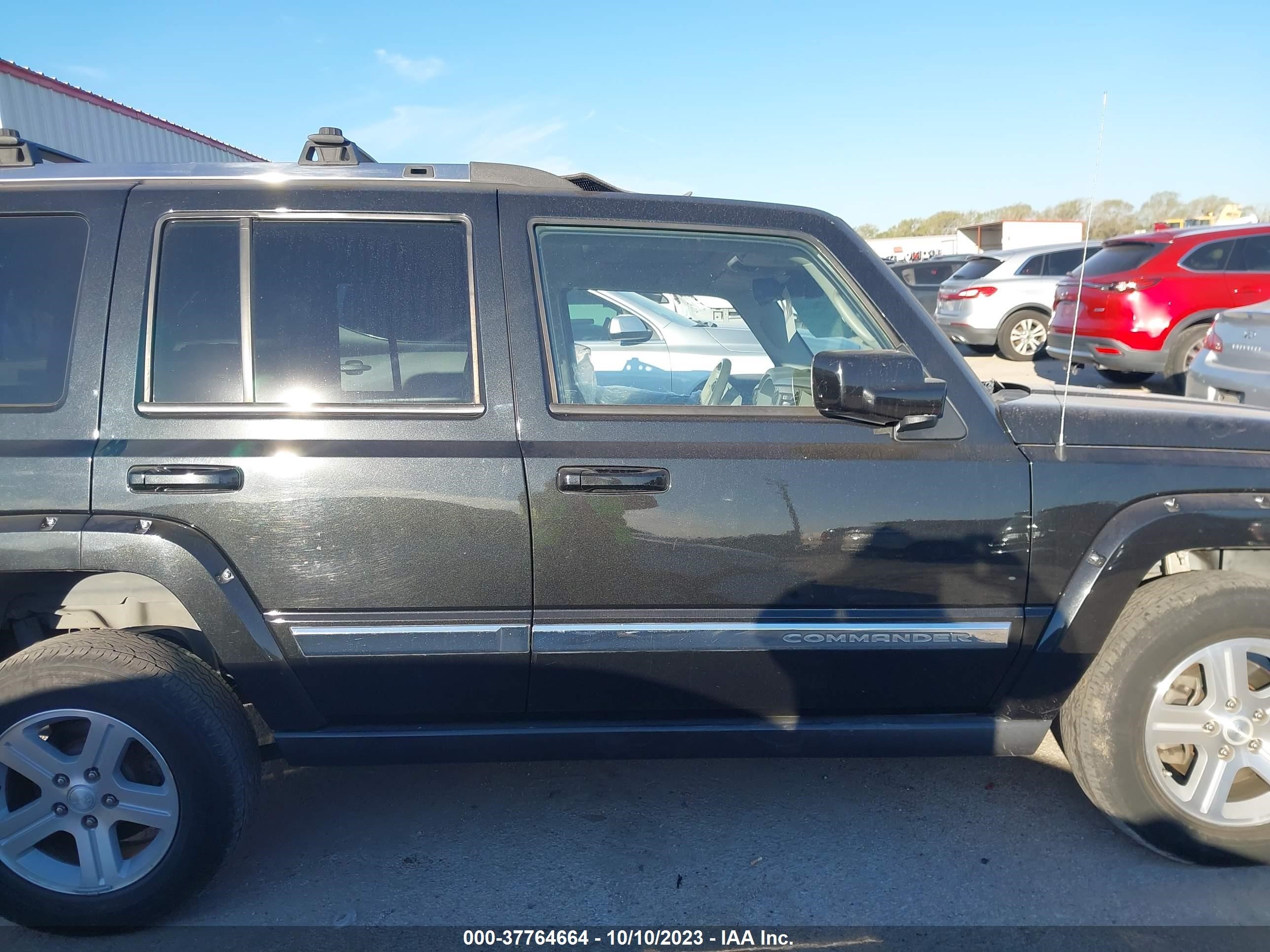 Photo 12 VIN: 1J4RH5GT0AC114152 - JEEP COMMANDER 