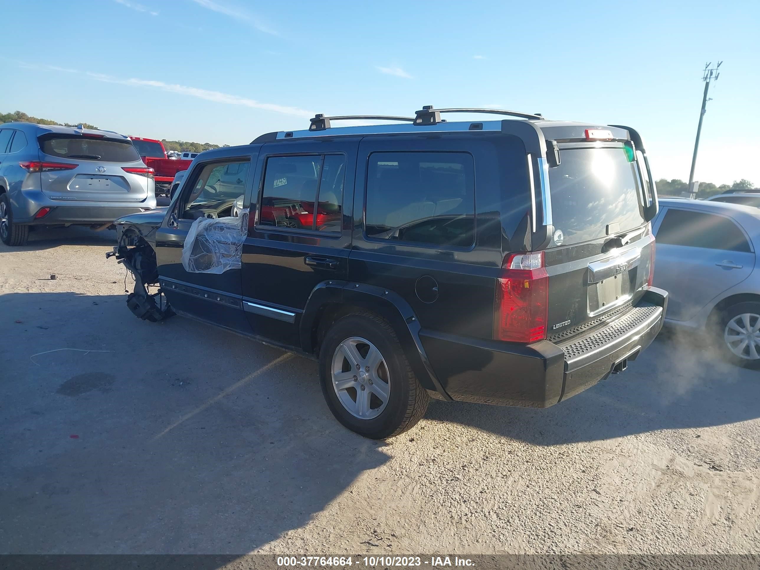 Photo 2 VIN: 1J4RH5GT0AC114152 - JEEP COMMANDER 