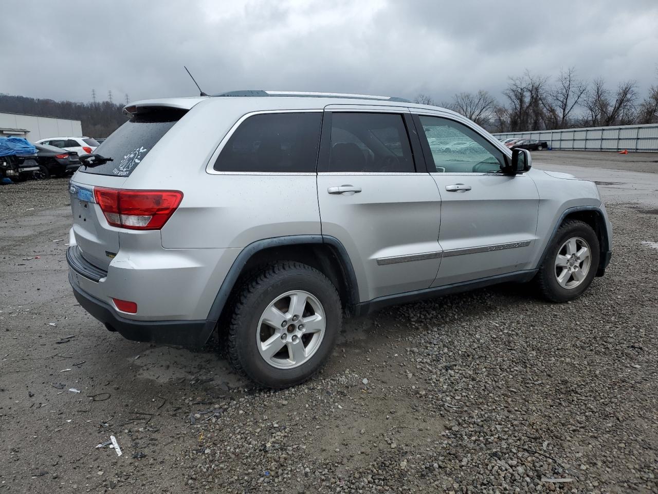 Photo 2 VIN: 1J4RR4GG1BC581382 - JEEP GRAND CHEROKEE 