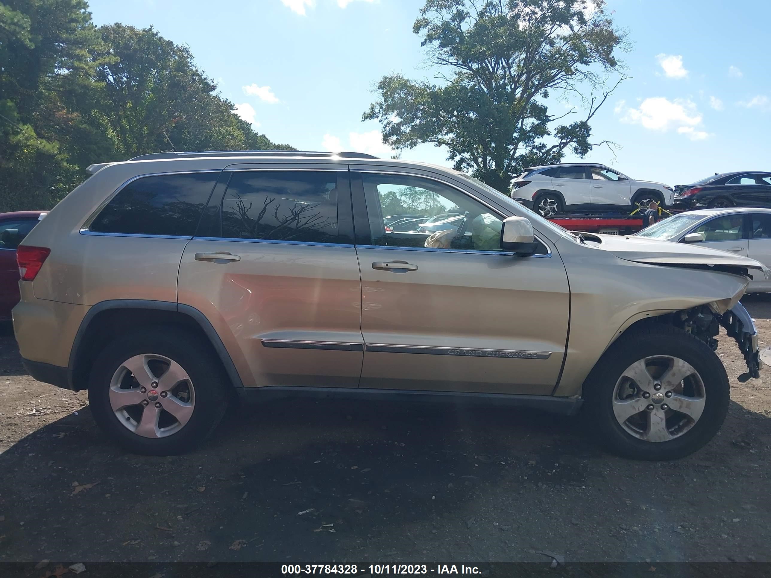 Photo 13 VIN: 1J4RR4GG3BC597745 - JEEP GRAND CHEROKEE 