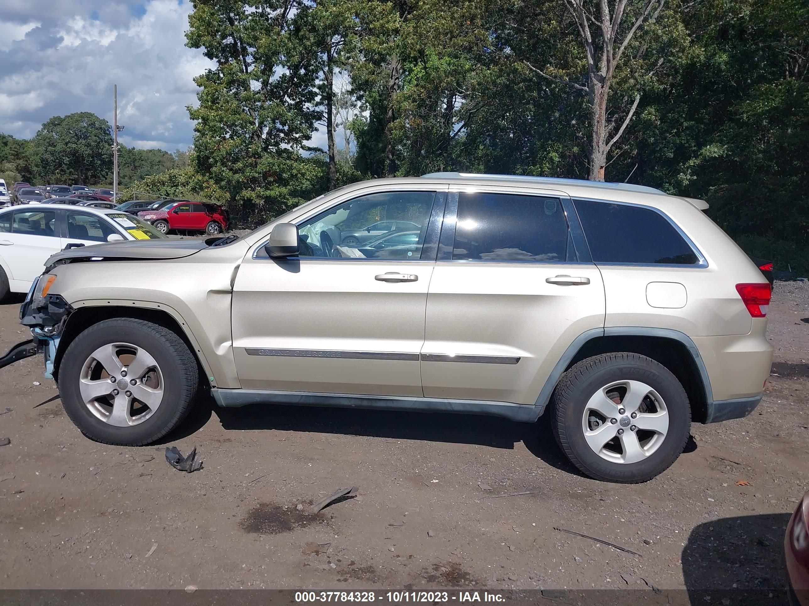 Photo 14 VIN: 1J4RR4GG3BC597745 - JEEP GRAND CHEROKEE 