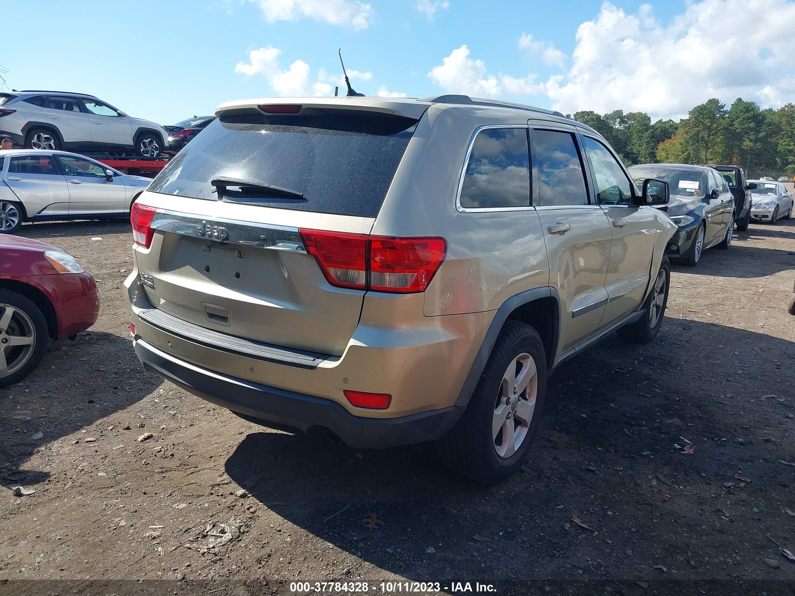 Photo 3 VIN: 1J4RR4GG3BC597745 - JEEP GRAND CHEROKEE 