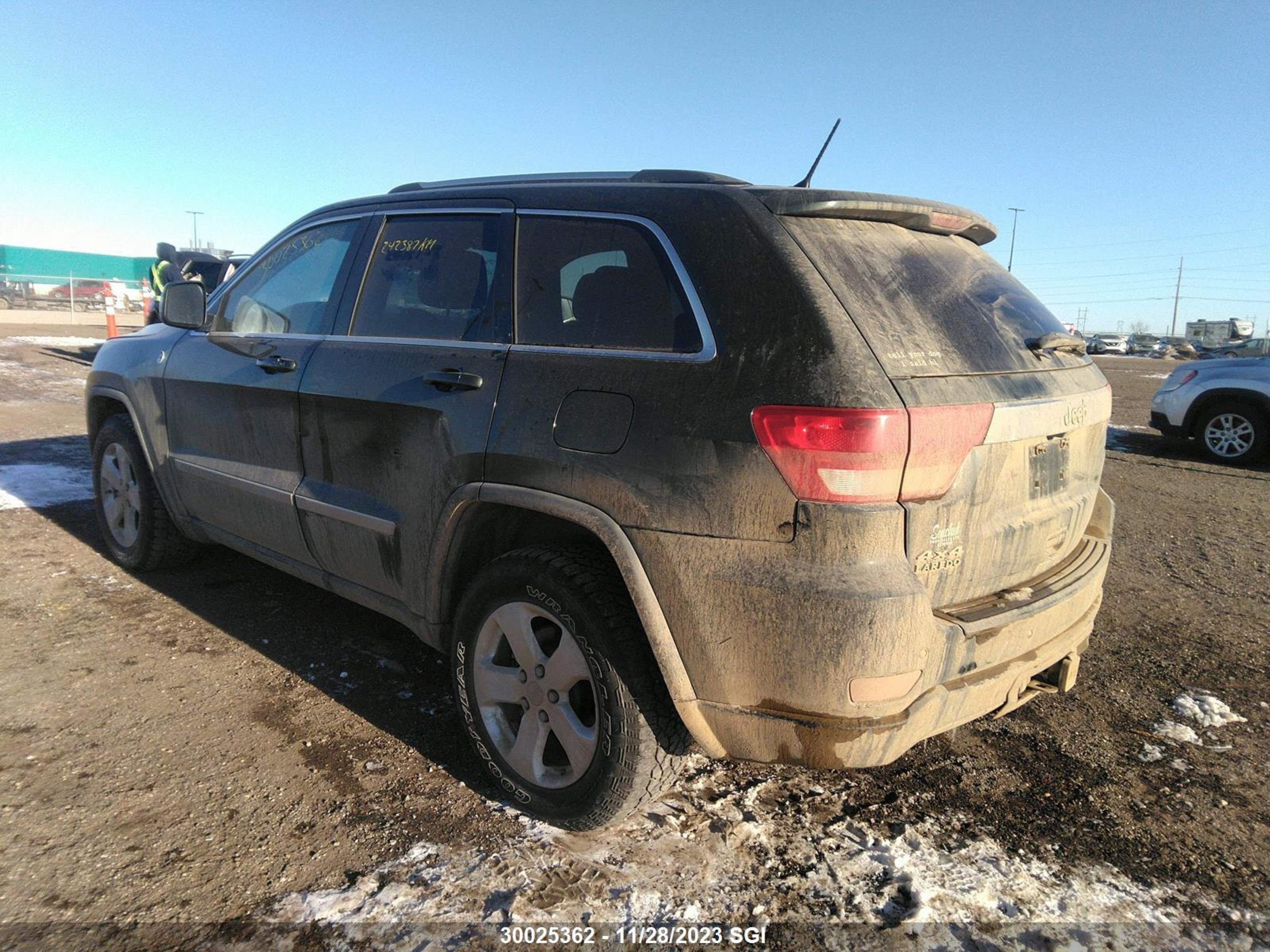 Photo 2 VIN: 1J4RR4GG4BC554788 - JEEP GRAND CHEROKEE 