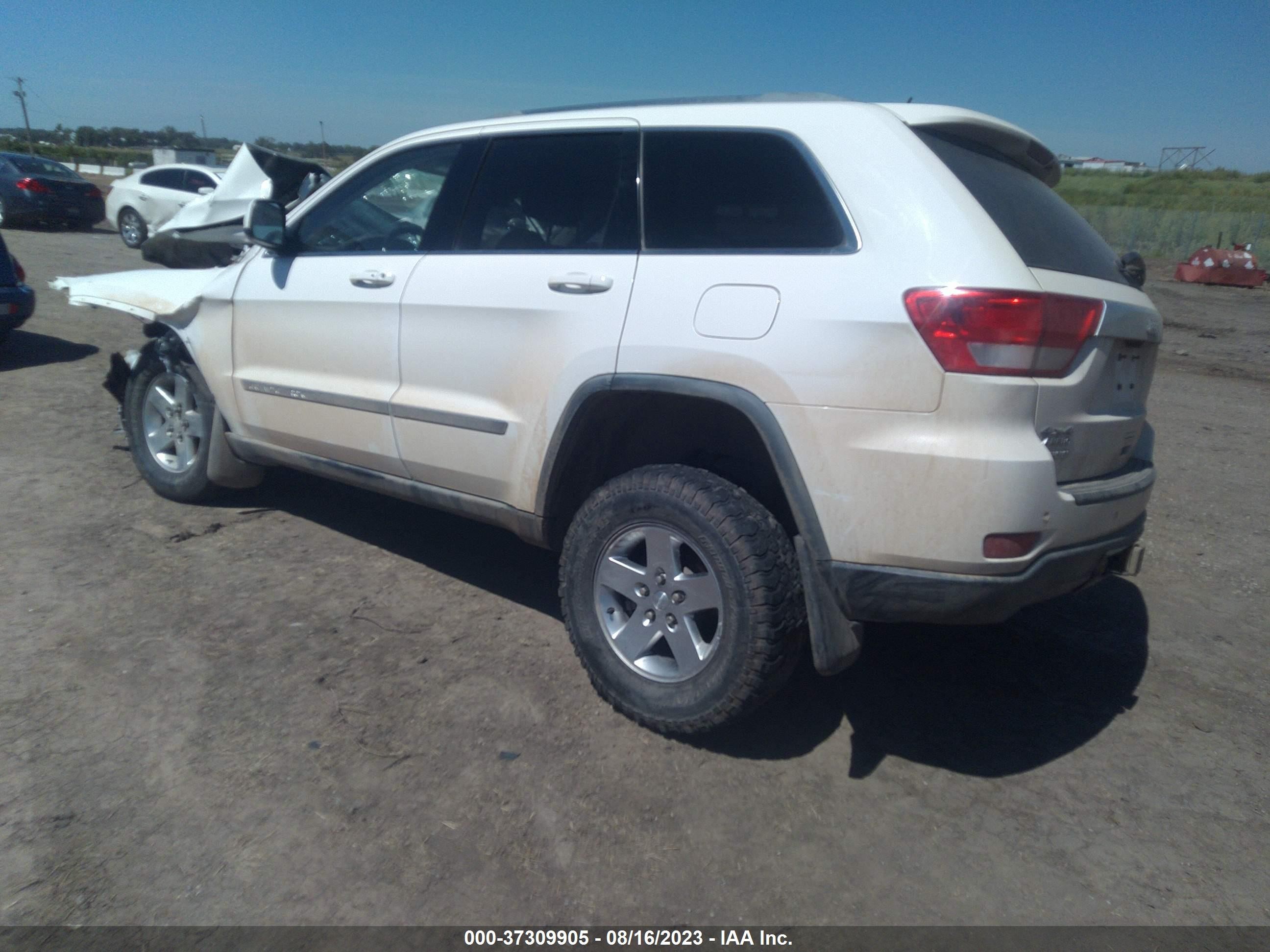 Photo 2 VIN: 1J4RR4GG4BC602094 - JEEP GRAND CHEROKEE 