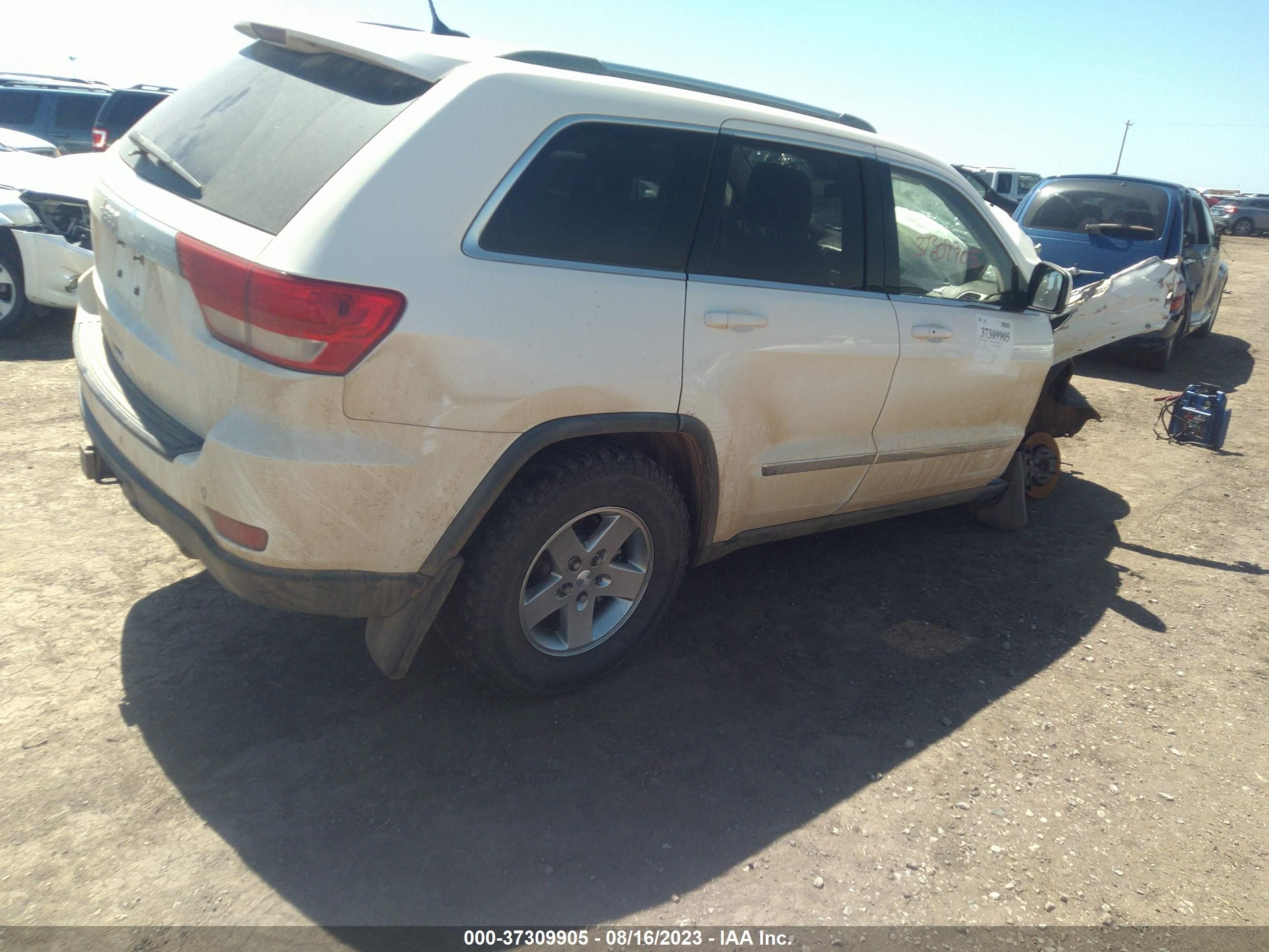 Photo 3 VIN: 1J4RR4GG4BC602094 - JEEP GRAND CHEROKEE 