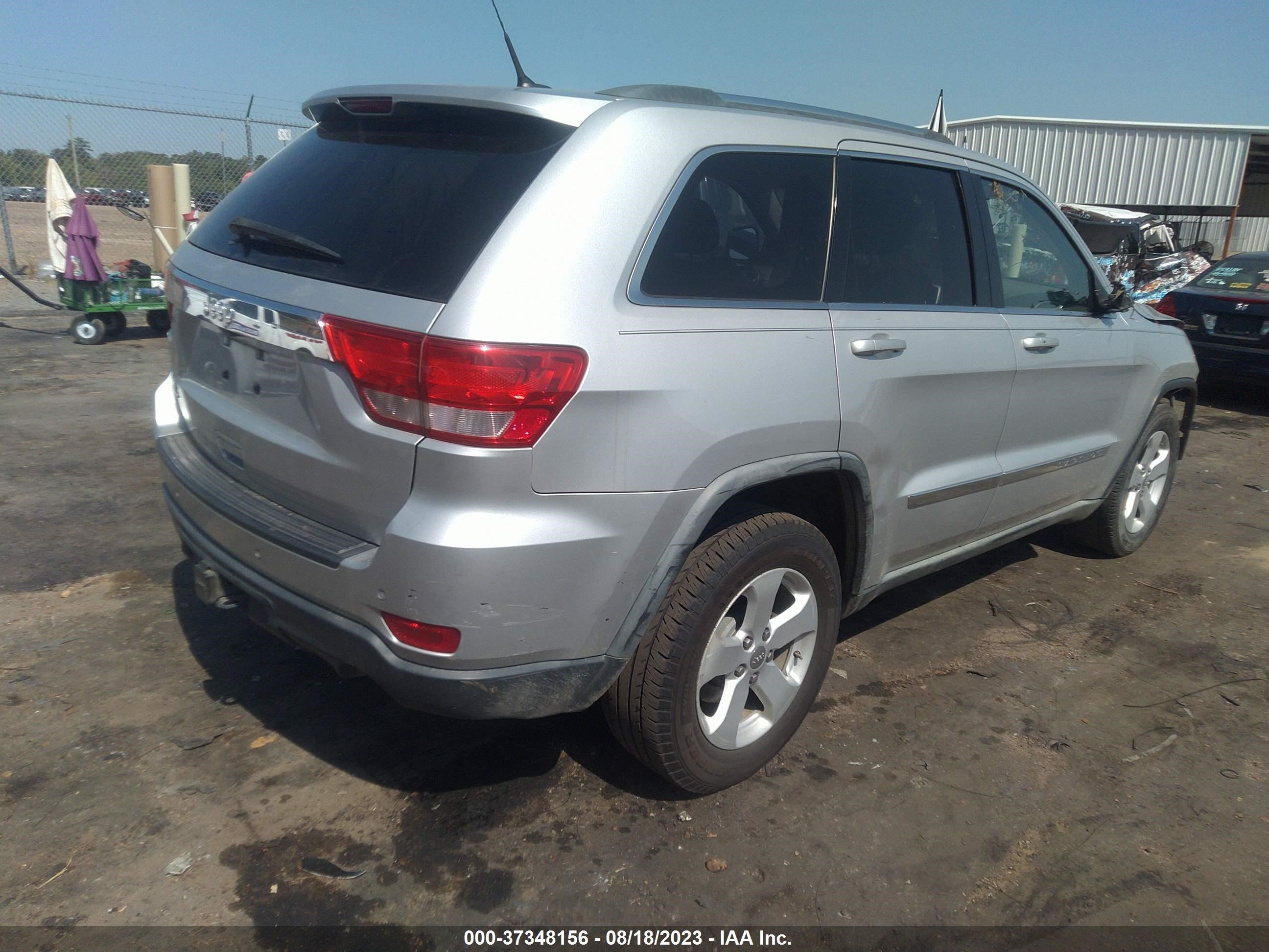 Photo 3 VIN: 1J4RR4GG5BC523226 - JEEP GRAND CHEROKEE 